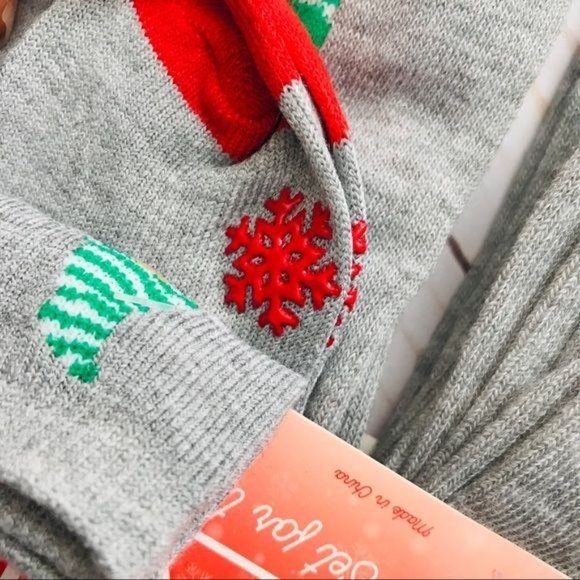 Christmas Gnome Socks by CHATTIES Mama Papa Big Kid and Kid Family Set of 4 - Picture 8 of 13